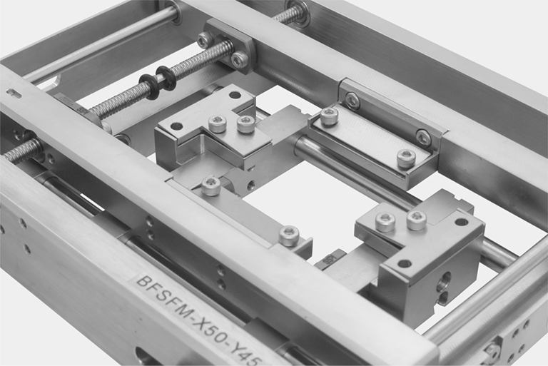 Open structure enables an observation of the transmitted light.